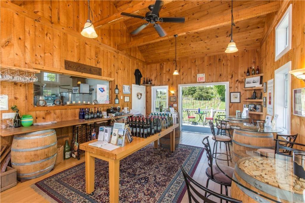 The Langworthy Inn & Winery Westerly Extérieur photo